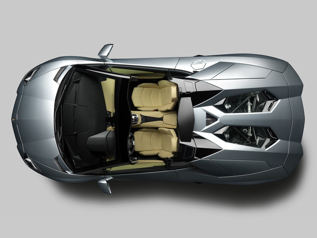  Automobile